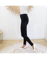 Jean slim femme – coupe ajustée moderne