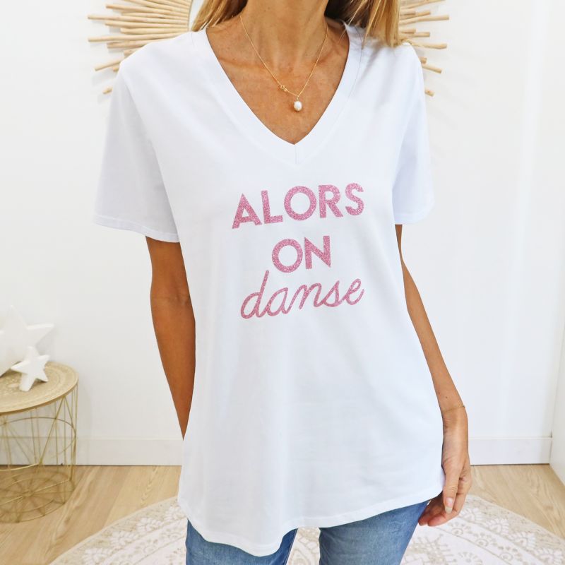 T-shirt alors on dance rose