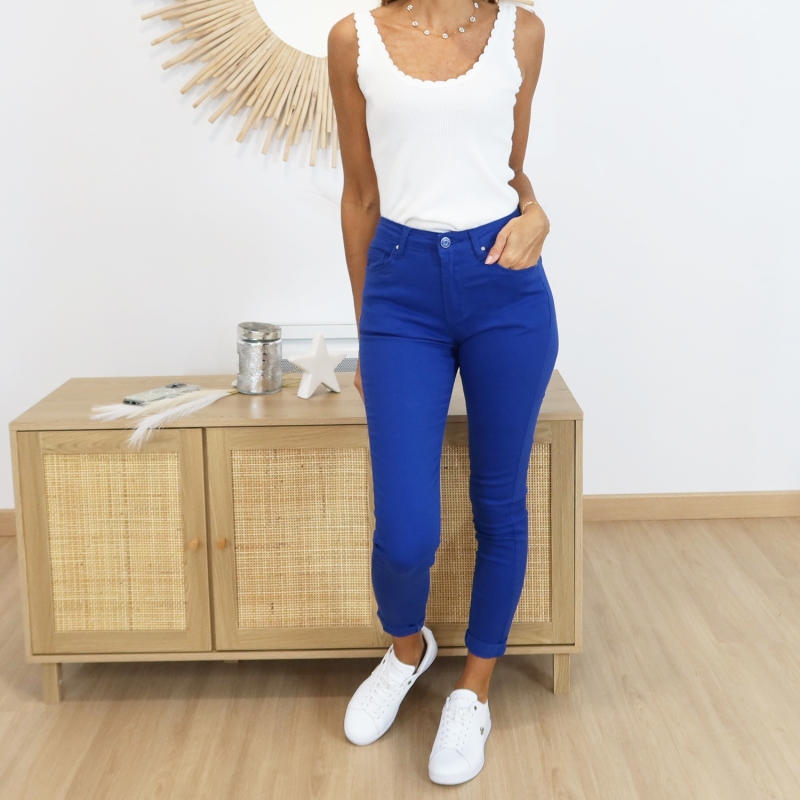 Jean Ivona bleu électrique