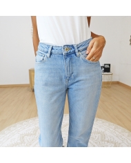 Jean Mom Fit Isa  Garcia 286