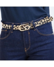 Ceinture fine femme léopard – portée avec un jean