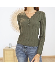 Pull femme kaki – vue de face porté