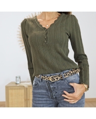 Pull kaki femme – boutons recouverts élégants