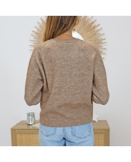 Pull caramel femme – vue de dos