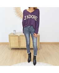 Pull oversize violet femme – look porté avec jean slim