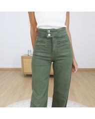 Jean kaki femme straight large – détail coupe ample