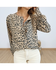 Pull femme imprimé caramel 🧡 – vue de face porté