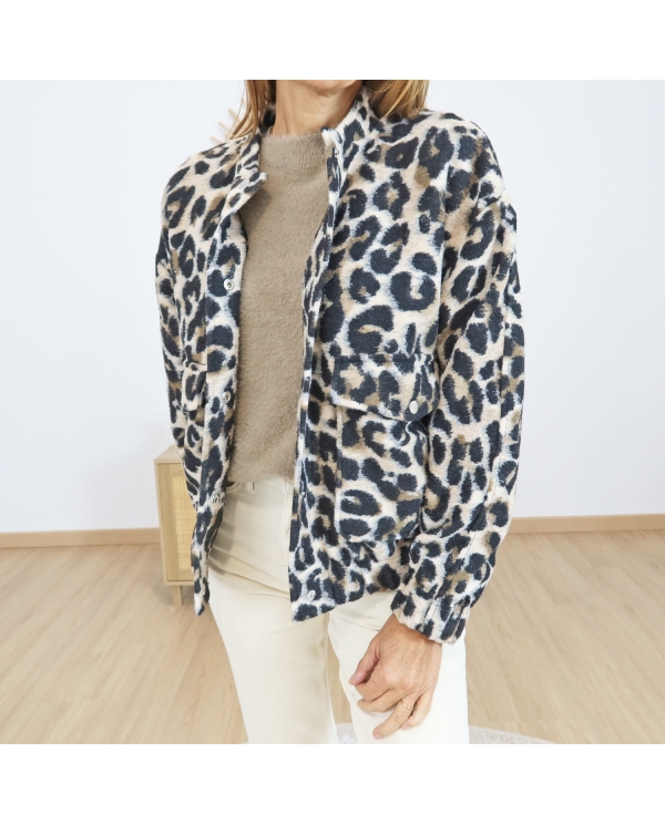 Blouson-manteau polaire léopard 🐆 – vue de face porté