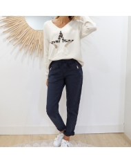 Pantalon jogging Saya – look porté avec pull clair