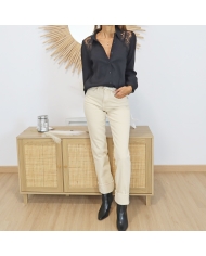 Jean Amy Tiffosi – look porté avec chemisier noir