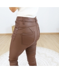 texture matière stretch pantalon femme marron