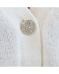 Gilet MARITZA blanc cassé – détail boutons bijoux strassés ✨