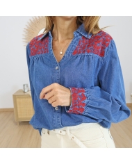 Chemise femme SANDA â vue de face denim bleu jean Chemise femme SANDA â vue de face denim bleu jean
