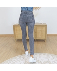 Jean slim gris – vue de dos poches arrière galbantes