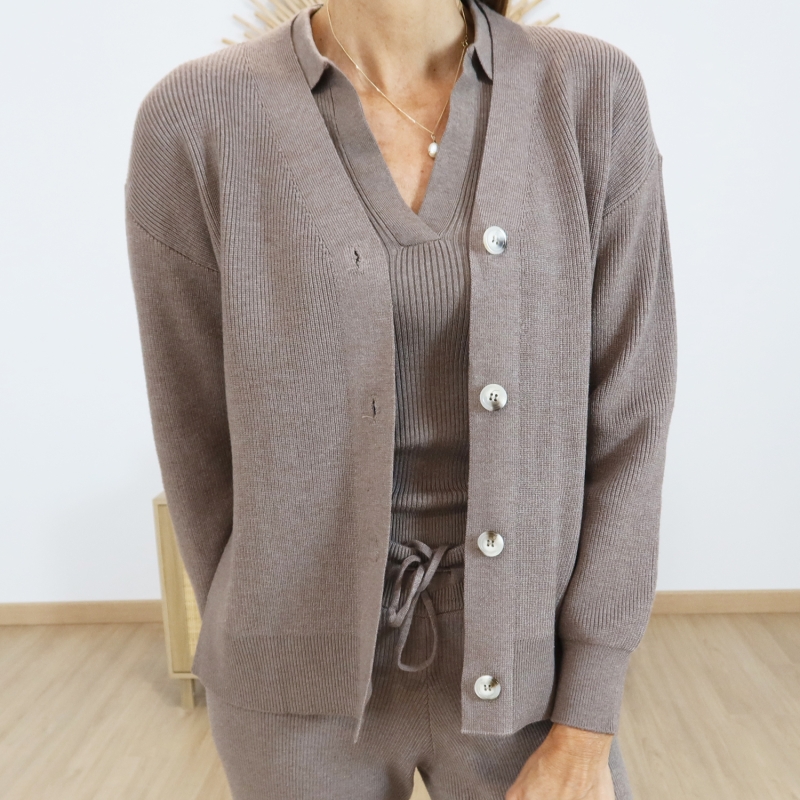 Gilet moka Tiffosi – décolleté en V et texture maille