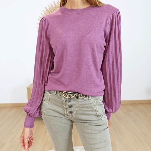Pull KALONE violet-lila – texture viscose & brillance naturelle Pull KALONE violet-lila – texture viscose & brillance naturelle