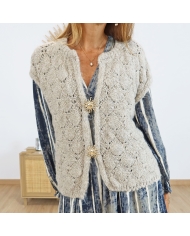 Gilet MORGANE – détail broches soleil dorées