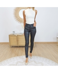 Pantalon noir push-up – look