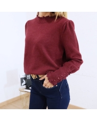 Pull bordeaux – look chic avec jean marine