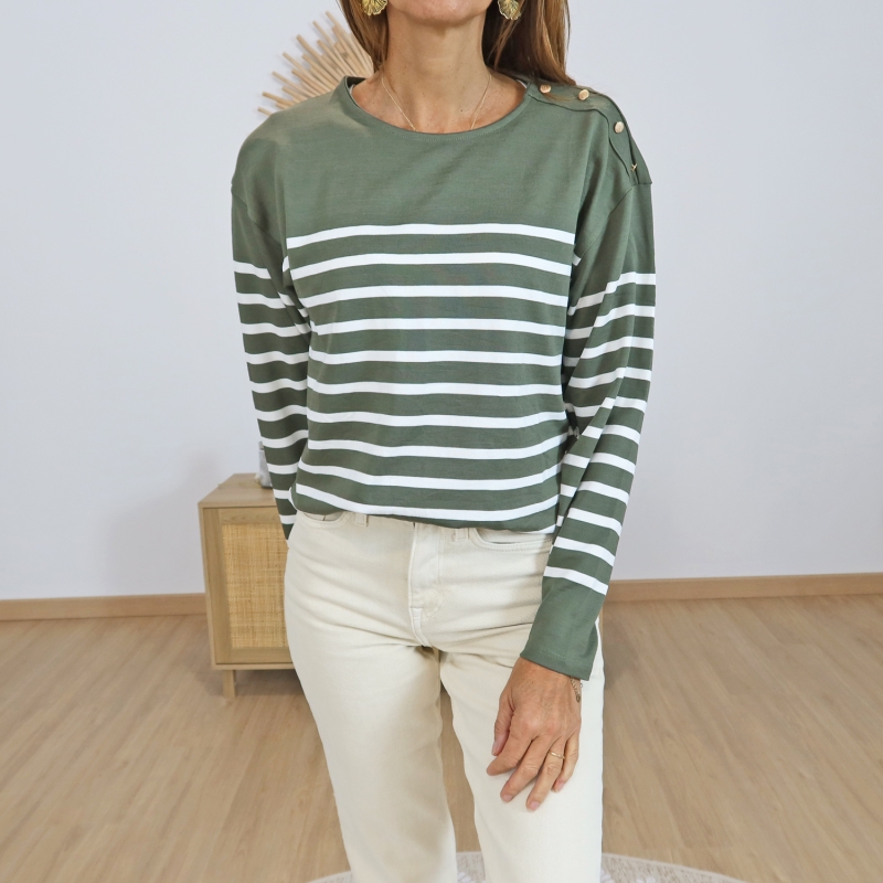 T-shirt femme kaki rayé – texture & détail col rond