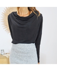 Top noir fluide – détail col bénitier