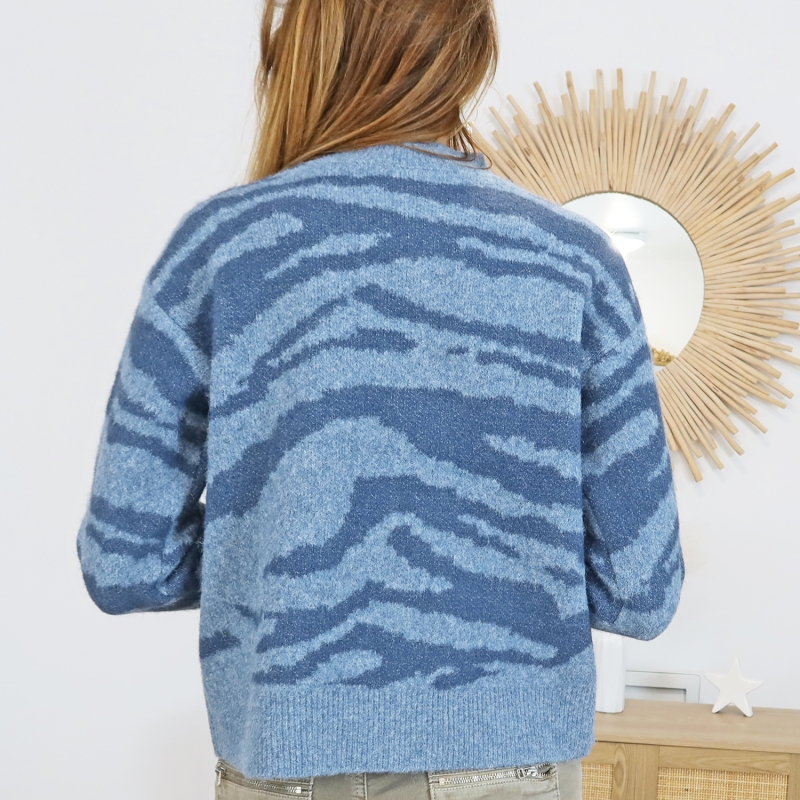 Pull col cheminée bleu – vue de dos