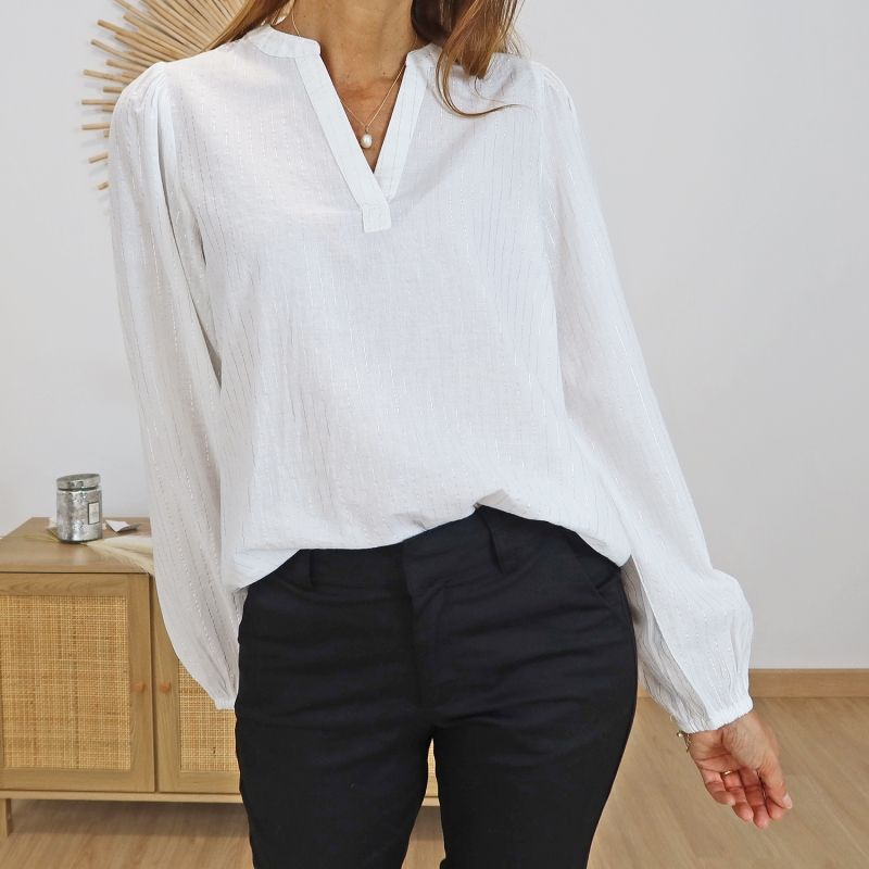Blouse KALUISE blanche portée