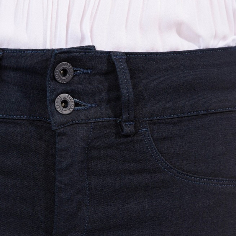 Détail taille haute + double bouton