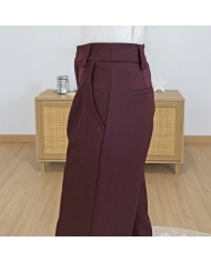 Poches en biais pantalon prune – gros plan
