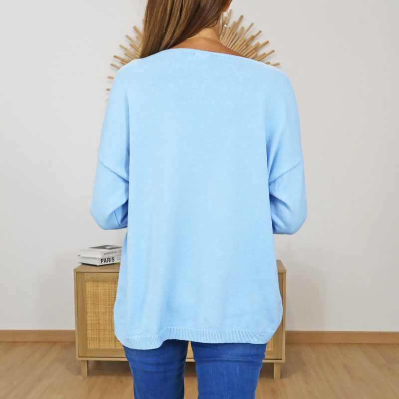 pull bleu ciel femme porté