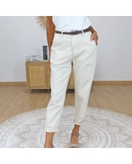 pantalon beige femme détail ceinture et poches