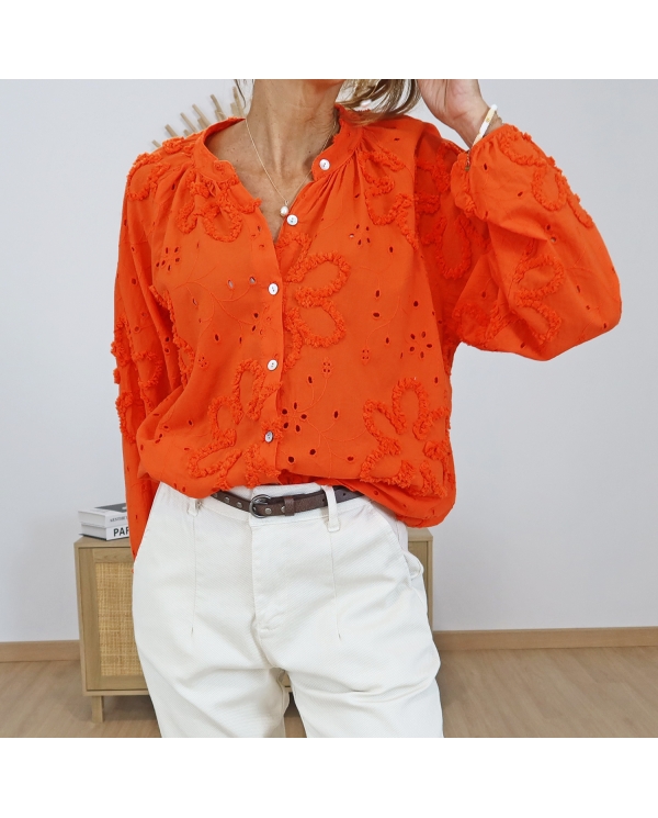 chemisier blossy orange broderie relief porté