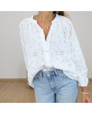 chemisier blossy femme détail broderie blanche