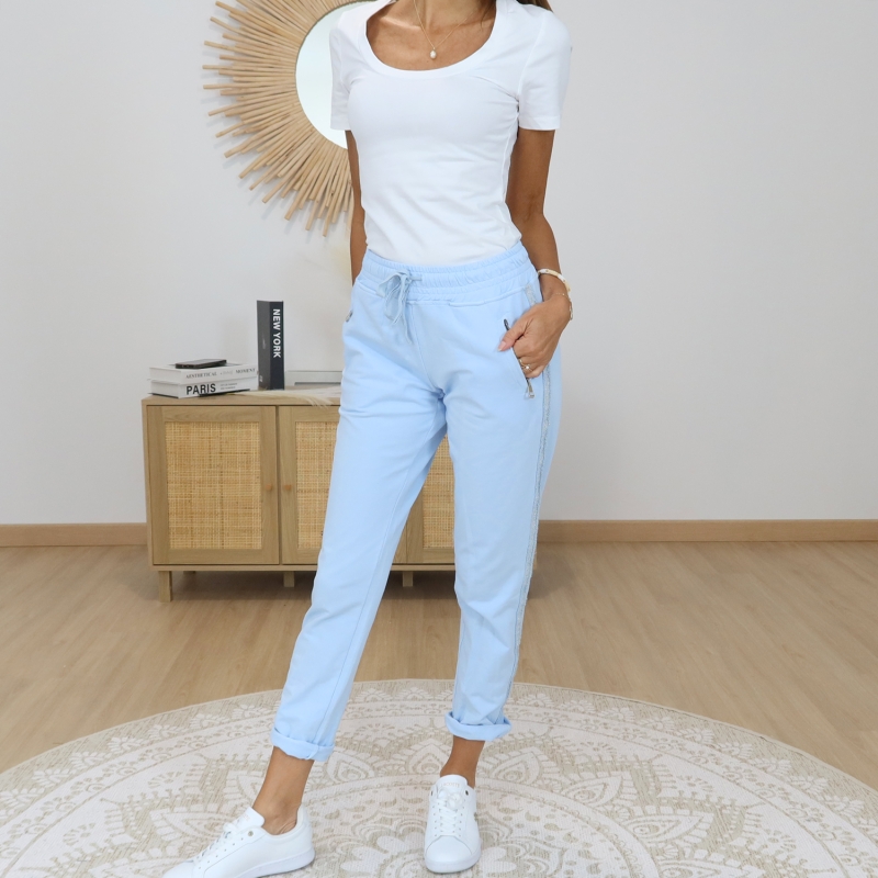 jogging bleu ciel look casual chic
