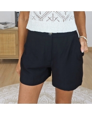 short noir femme look chic