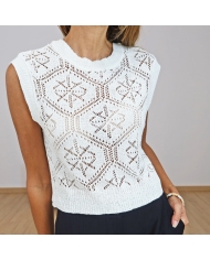 top femme dos noue detail