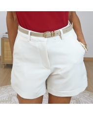 short femme tenue elegante beige