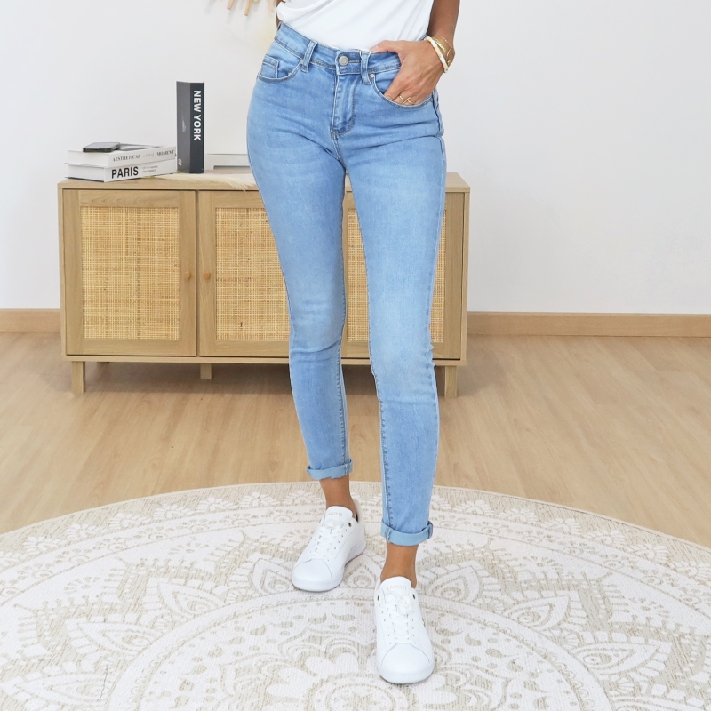 jean femme tenue moderne