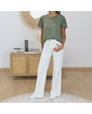 t-shirt femme look chic naturel