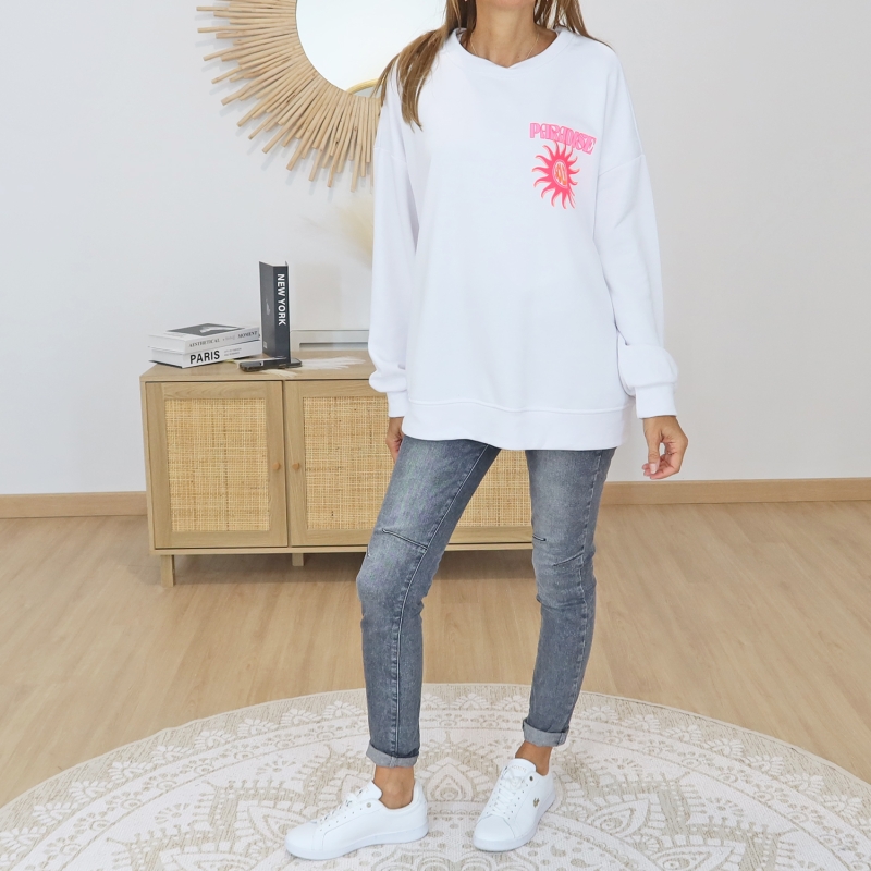 sweat blanc oversize femme porté