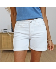 short femme blanc coupe droite côté