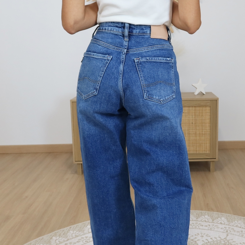 jean femme détail poche arrière