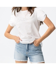 t shirt blanc femme tenue estivale