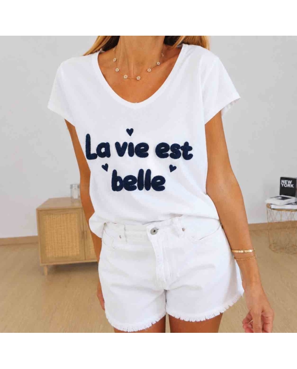 t-shirt la vie est belle porté femme