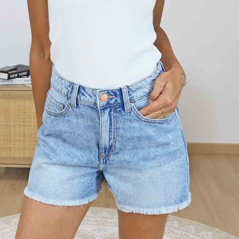 Short denim bleu clair été femme