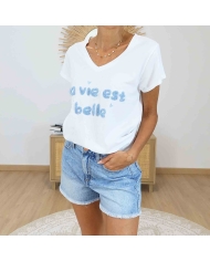 t-shirt blanc femme inscription la vie est belle bleu ciel
