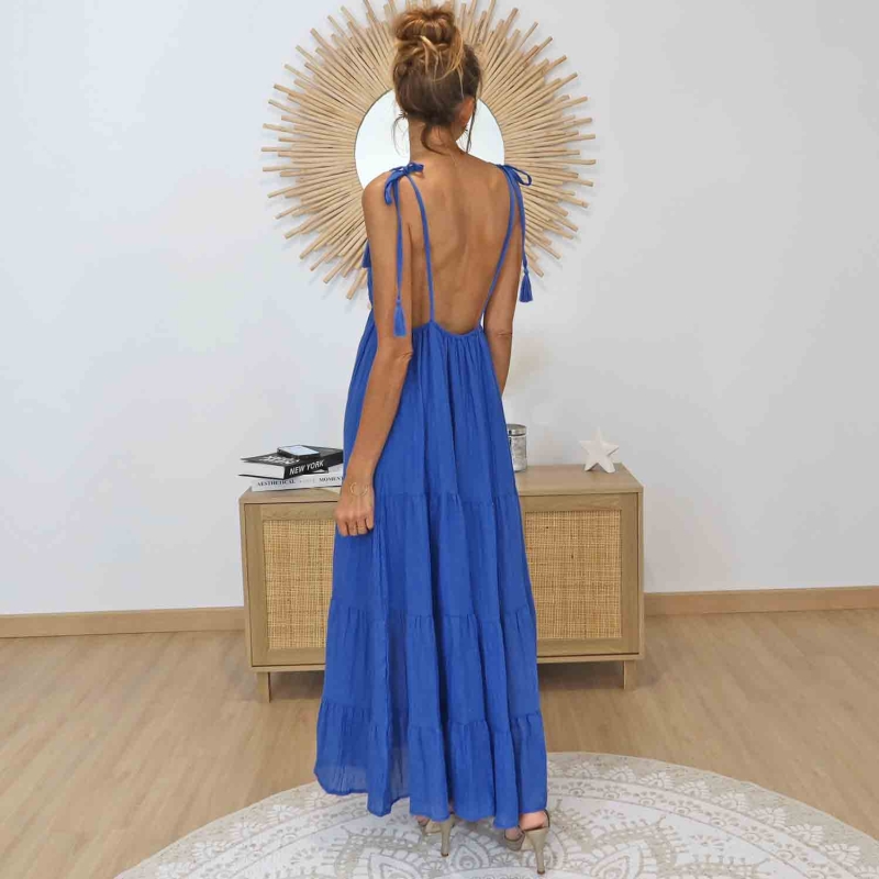Dos de la robe Alizé bleue avec bretelles nouables et pompons