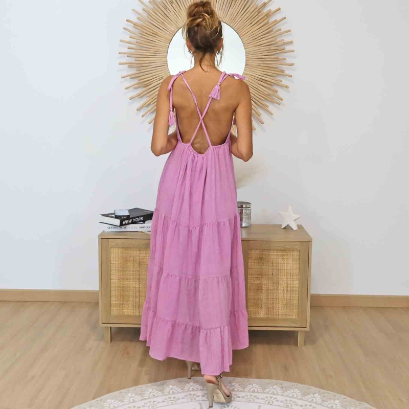 Robe bohème longue rose portée de face – Look estival