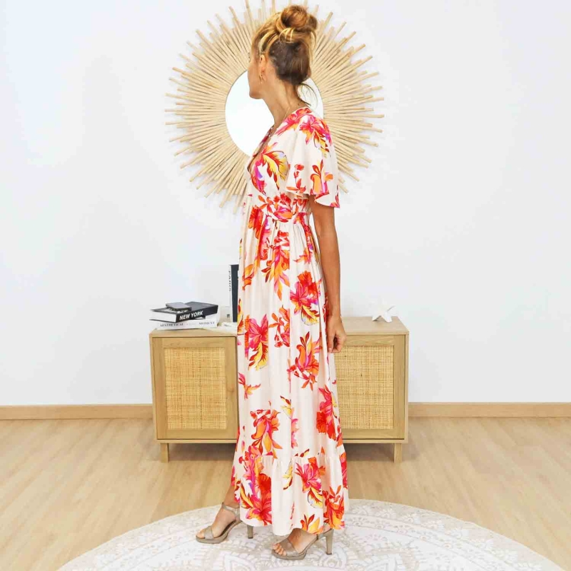 Robe longue fluide beige corail – Col V et manches courtes