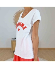 T-shirt Bohème Corail brodé "BOHEME" porté de face